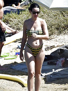 Katy Perry Wearing A Bikini Hot.