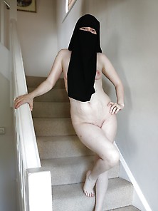 Niqab Burka Girl Nude