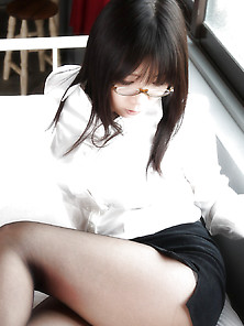 Japanese Girl Black Pantyhose