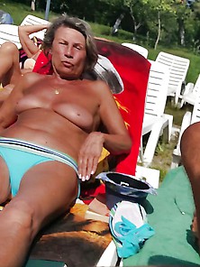 Spy Pool Mature Woman Boobs Romanian