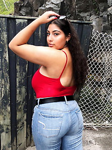 Juicy Indian Teen Huge Tits Ass