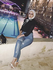 Syrian Hijab Girl Hot Feet